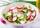 Салат из огурцов с редисом и зелёным луком (130гр) 